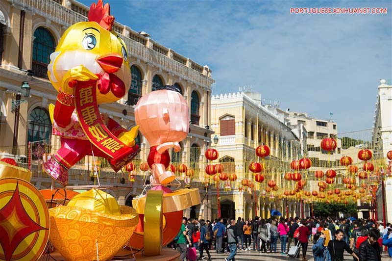 Turistas viajam por Macau durante o feriado do Ano-Novo Lunar