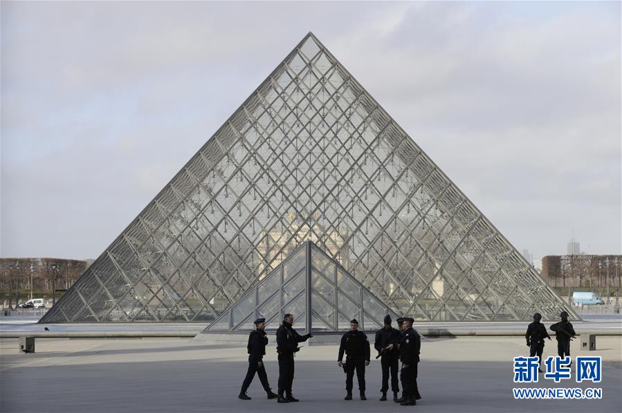 Autoridades parisienses indicam que suspeito do ataque no Louvre é de nacionalidade egípcia