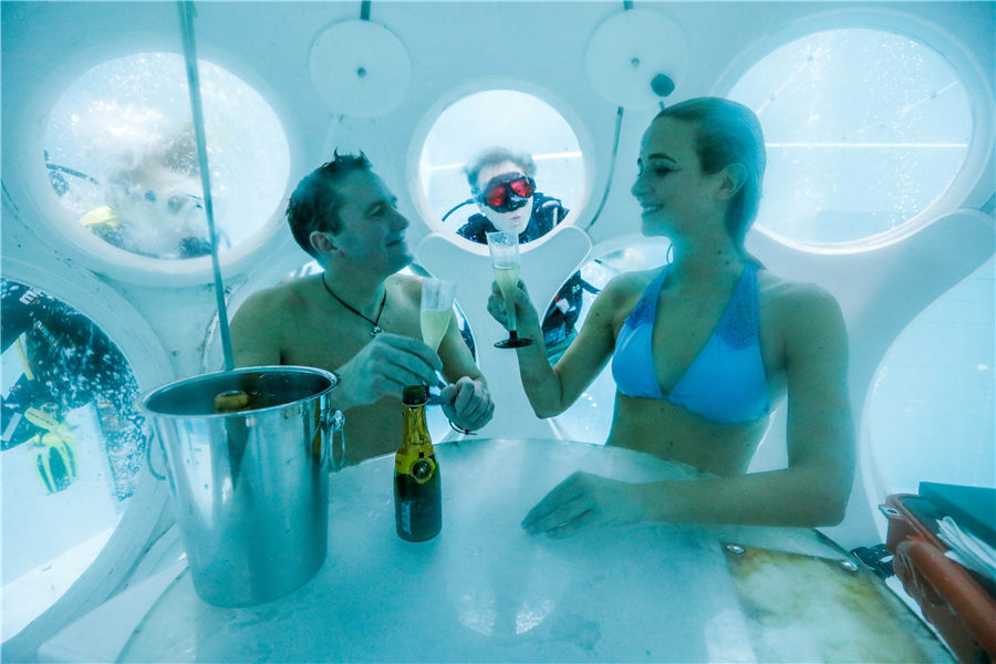 Bruxelas inaugura restaurante subaquático a 33 metros de profundidade
