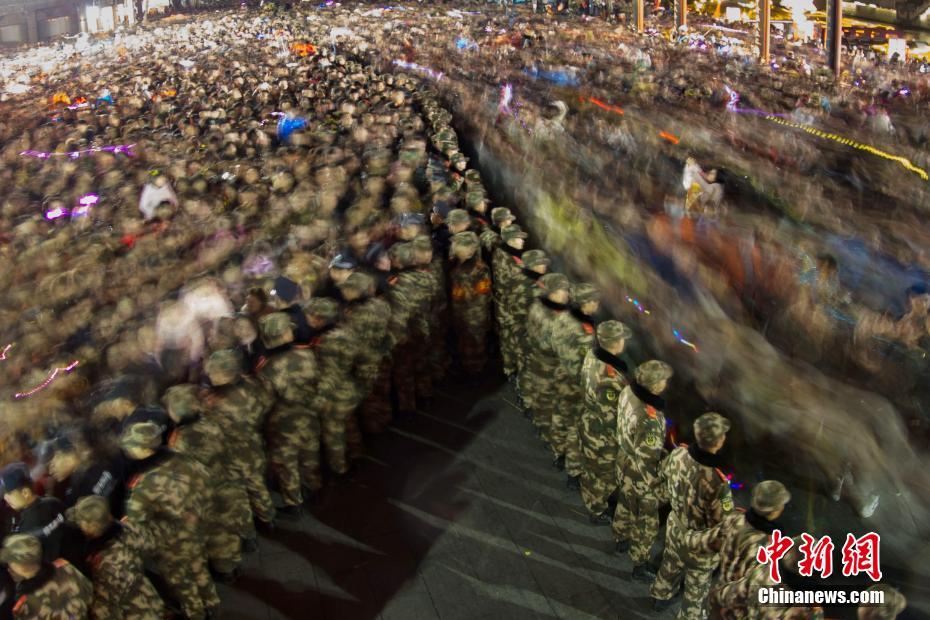 Feira de Lanternas em Nanjing com 600 mil visitantes em apenas um dia