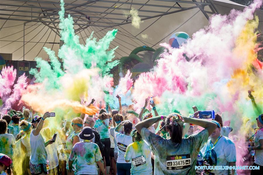 Color Run reúne milhares de participantes em Canberra, Austrália