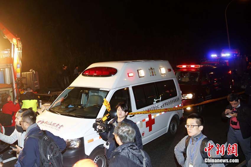 Acidente de ônibus em Taiwan deixa pelo menos 32 mortos