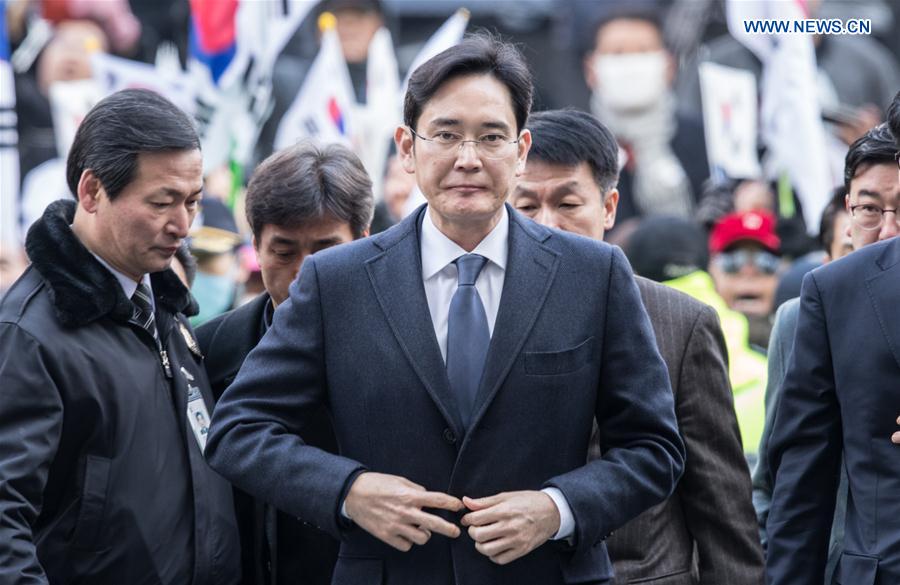 Vice-presidente da Samsung em tribunal sob acusação de suborno