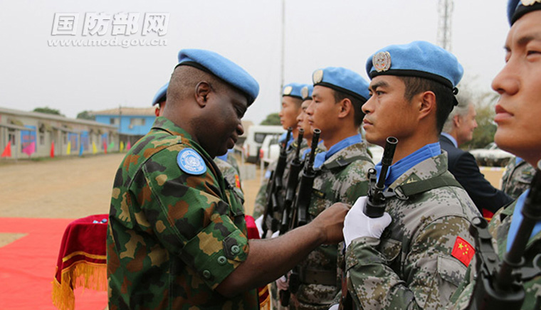 Missão chinesa na Libéria recebe Medalha da Paz