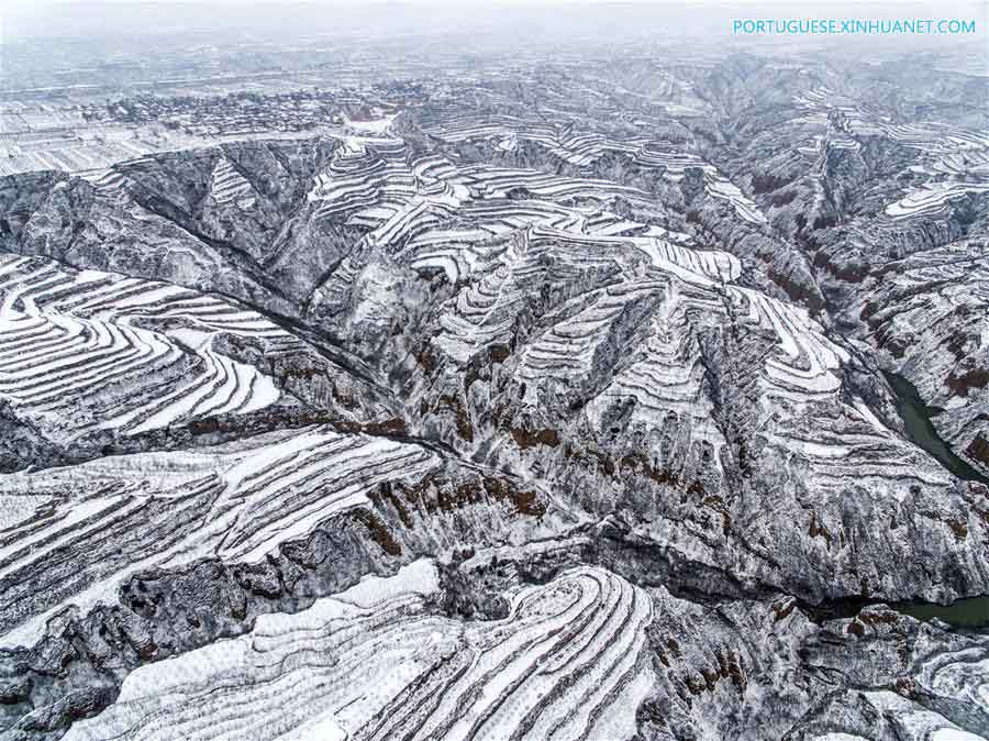 Neve cobre os terraços em Shanxi no norte da China