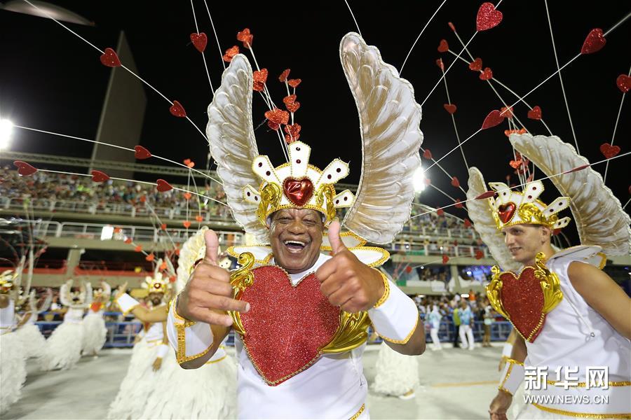 Rio de Janeiro começa carnaval com entrega de chave ao Rei Momo