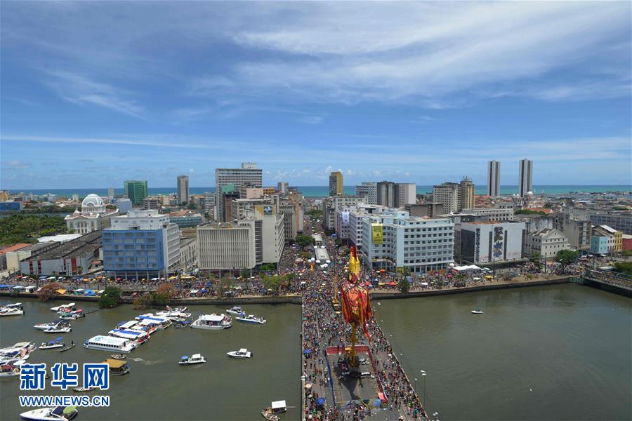 Elementos chineses do Ano do Galo em destaque no carnaval do Recife