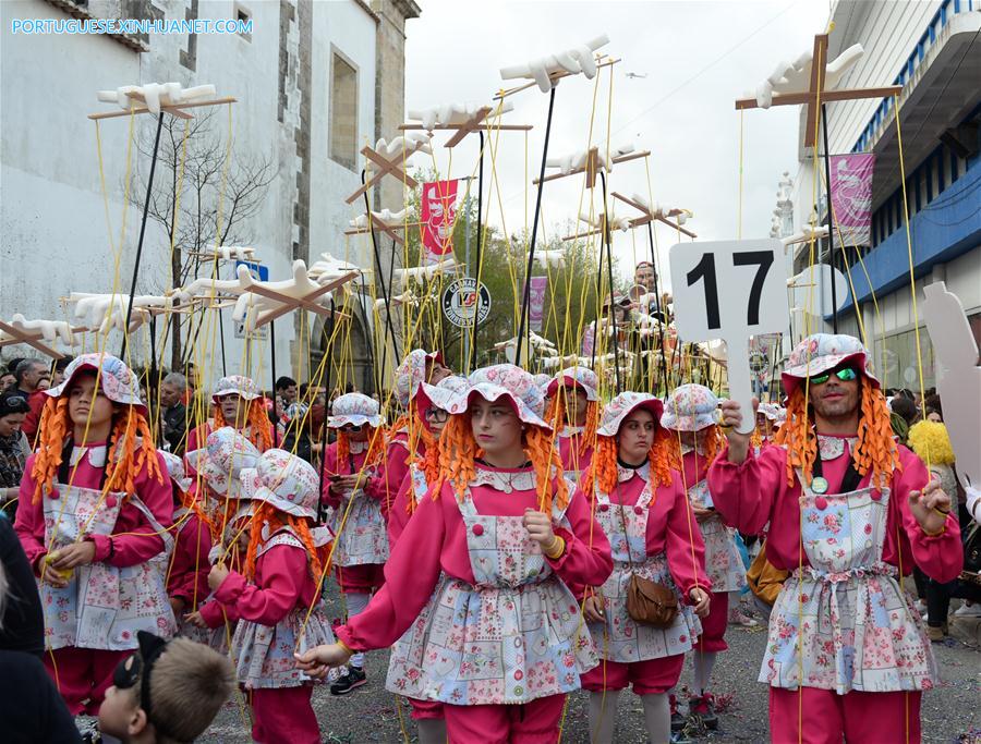 Carnaval de Torres Vedras atrai multidão de foliões locais e estrangeiros