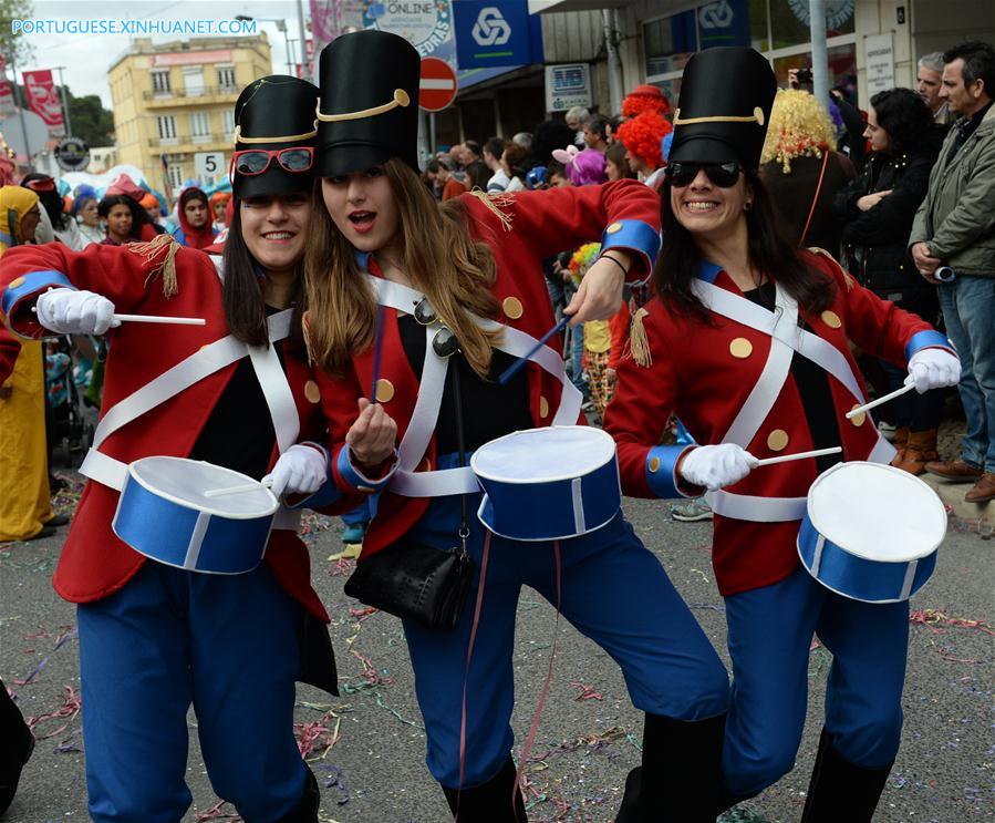 Carnaval de Torres Vedras atrai multidão de foliões locais e estrangeiros