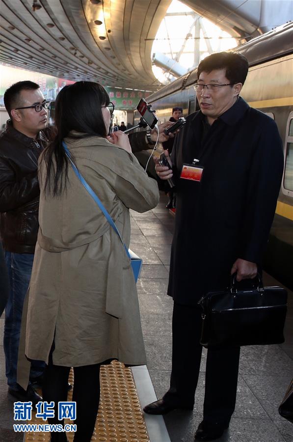 Assessores políticos chineses chegam a Beijing para reunião anual
