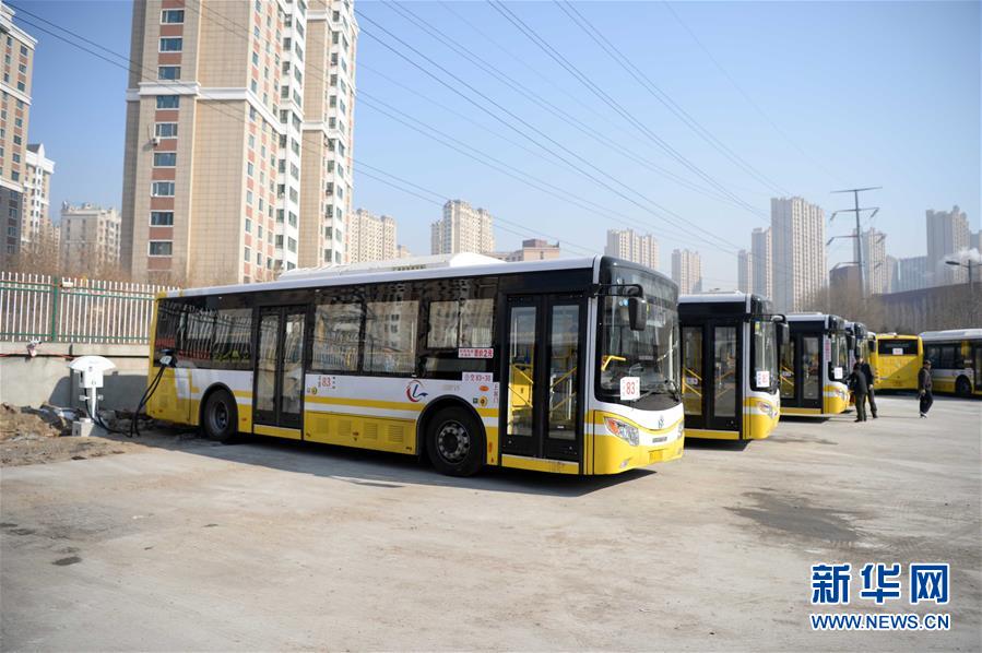 Primeira série de ônibus elétricos circula de forma estável em Harbin