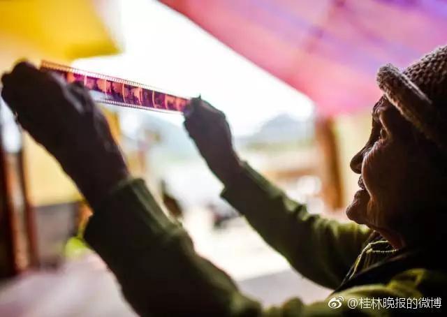 Centenária chinesa segue eternizando momentos através das suas fotos