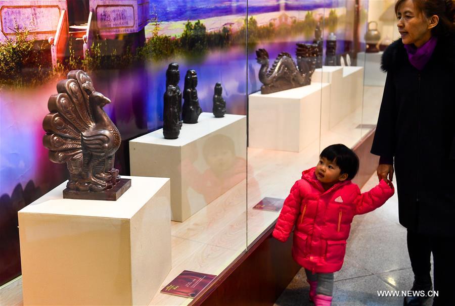Obras de chocolate exibidas no nordeste da China