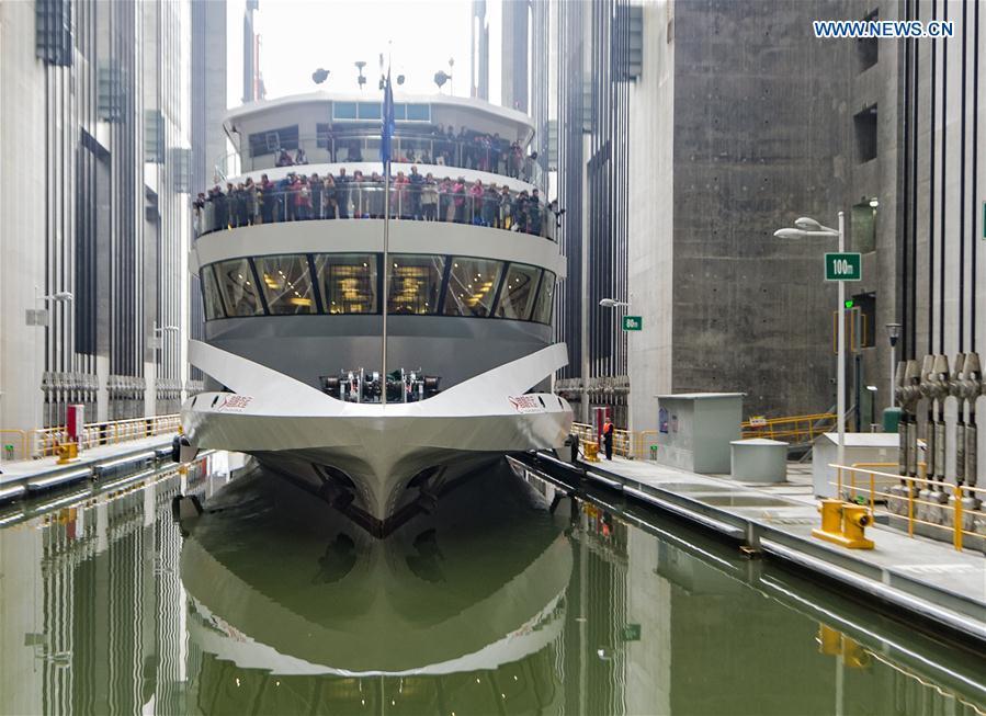 Maior elevador de navios do mundo passa a receber excursões turísticas