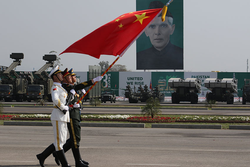Guarda de honra chinesa participa na preparação de desfile militar no Dia do Paquistão