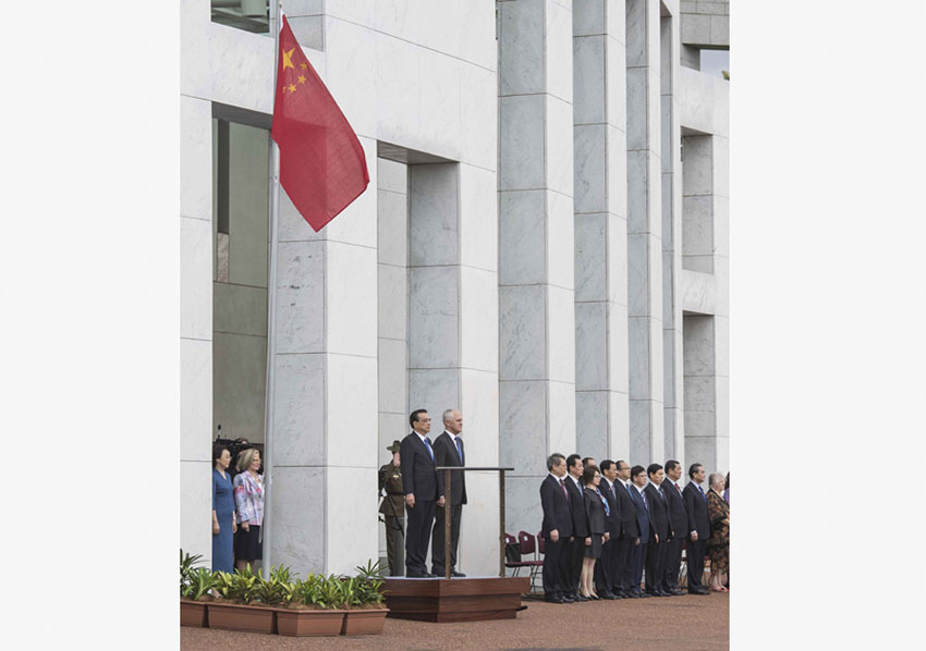 Premiê chinês comparece à cerimônia de boas-vindas em Canberra