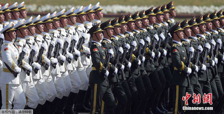 Contingente chinês participa em desfile militar no Dia do Pasquistão