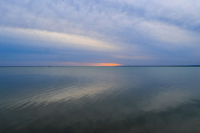 Água retorna a antigo lago seco da cidade chinesa de Dunhuang