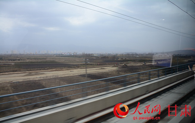 China testa trem de alta velocidade em província do noroeste