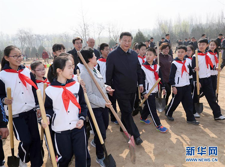 Presidente chinês planta árvores e pede compreensão e proteção da natureza
