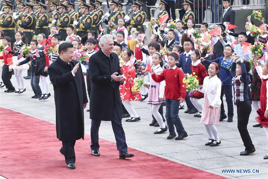 China e Sérvia comprometem-se a incrementar cooperação e solidificar laços de amizade