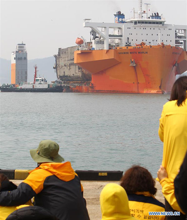 Fragmentos do barco sul-coreano submerso chegaram a Mokpo