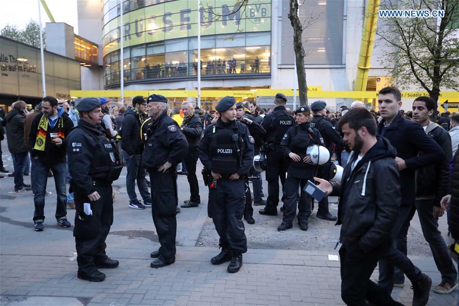 Ônibus da equipe alemã Borussia Dortmund atingido por engenhos explosivos