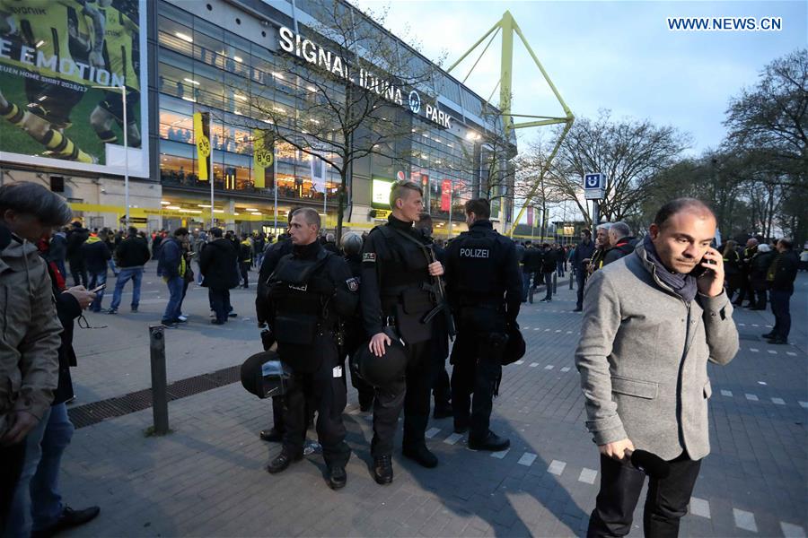 Ônibus da equipe alemã Borussia Dortmund atingido por engenhos explosivos