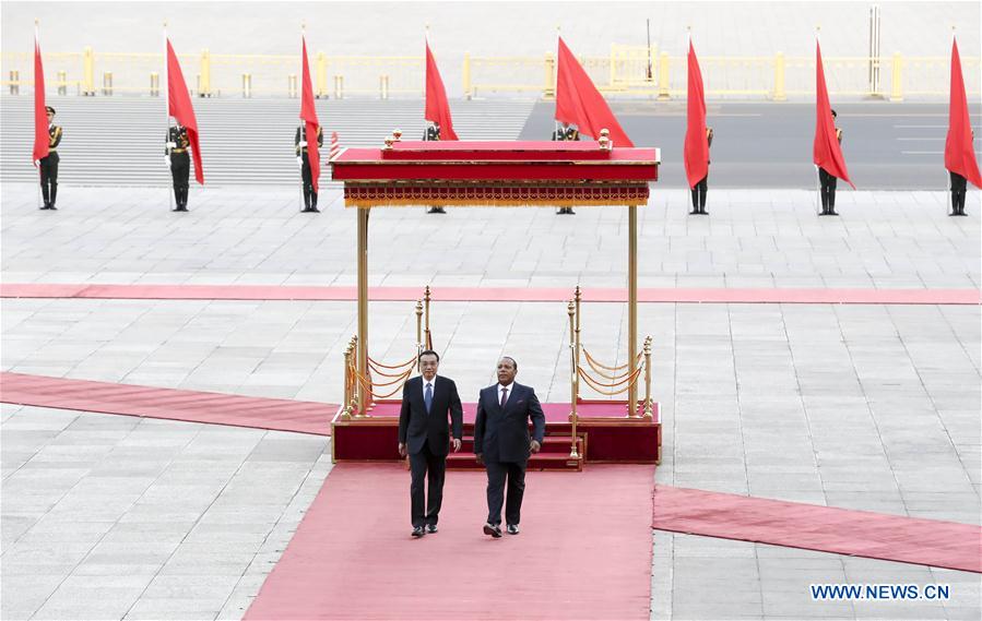 China-São Tomé e Príncipe: Li Keqiang discute com Patrice Trovoada futuro da cooperação bilateral