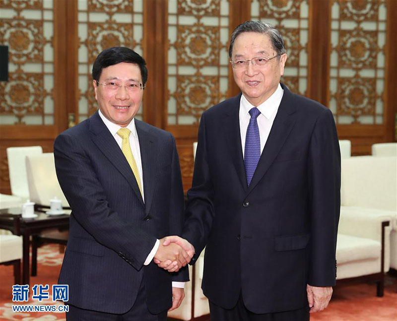 Mais alto conselheiro político chinês se reúne com vice-premiê vietnamita