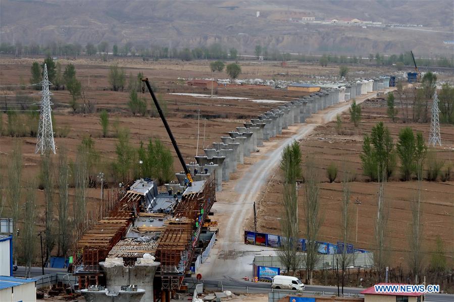 Construção da ferrovia de alta velocidade Beijing-Zhangjiakou em andamento