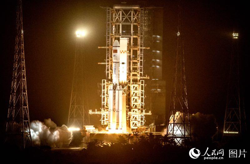 China lança com sucesso o seu primeiro cargueiro espacial 