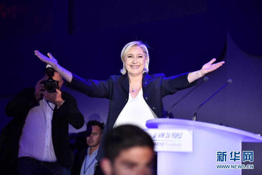 Macron e Le Pen lideram a primeira ronda das eleições presidenciais da França
