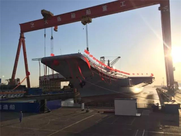 Segundo porta-aviões da China já se encontra sobre as águas