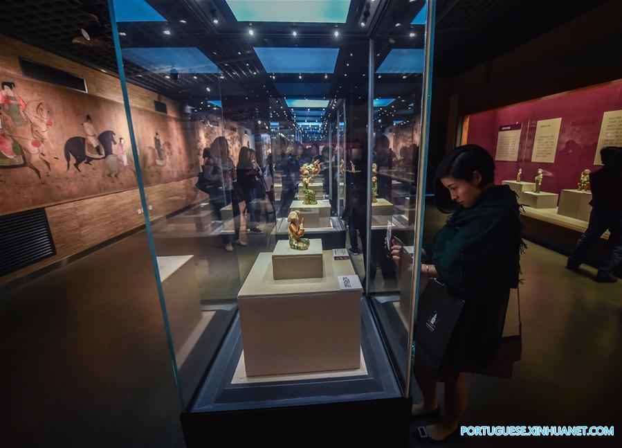 Exposição em Hangzhou exibe obras de arte de cerâmica da dinastia Tang