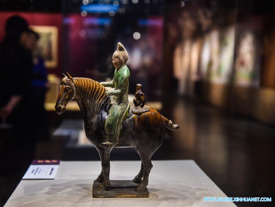 Exposição em Hangzhou exibe obras de arte de cerâmica da dinastia Tang