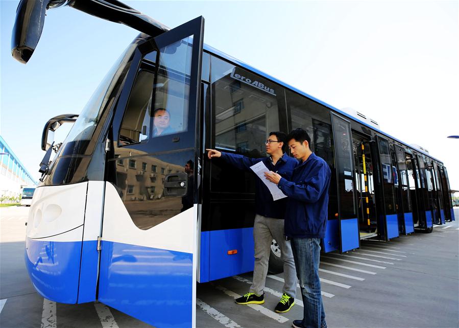 Ônibus elétrico fabricado pela CIMC entra em fase de testes em Hebei
