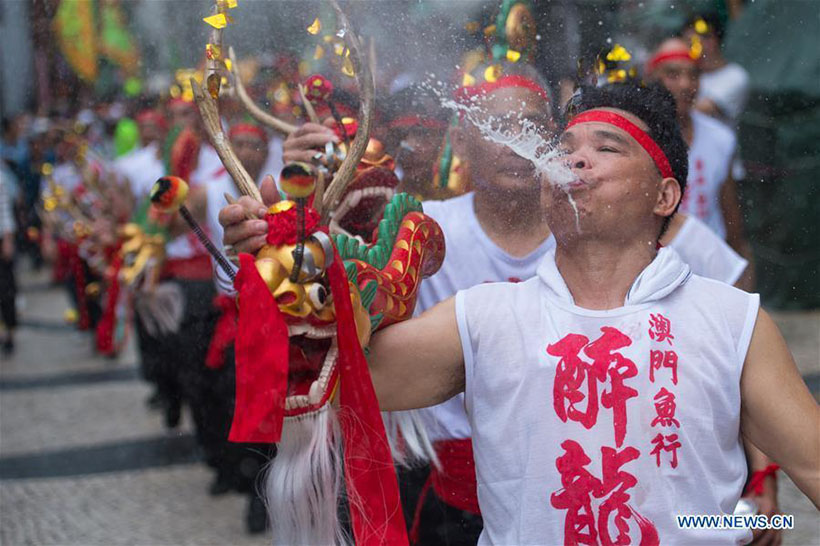 Festival do Dragão Embriagado é celebrado em Macau