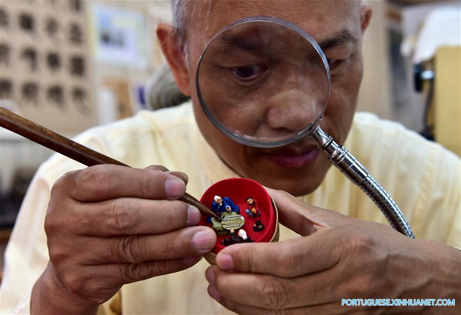 Esculturas em miniatura produzidas por artistas populares em Taiwan