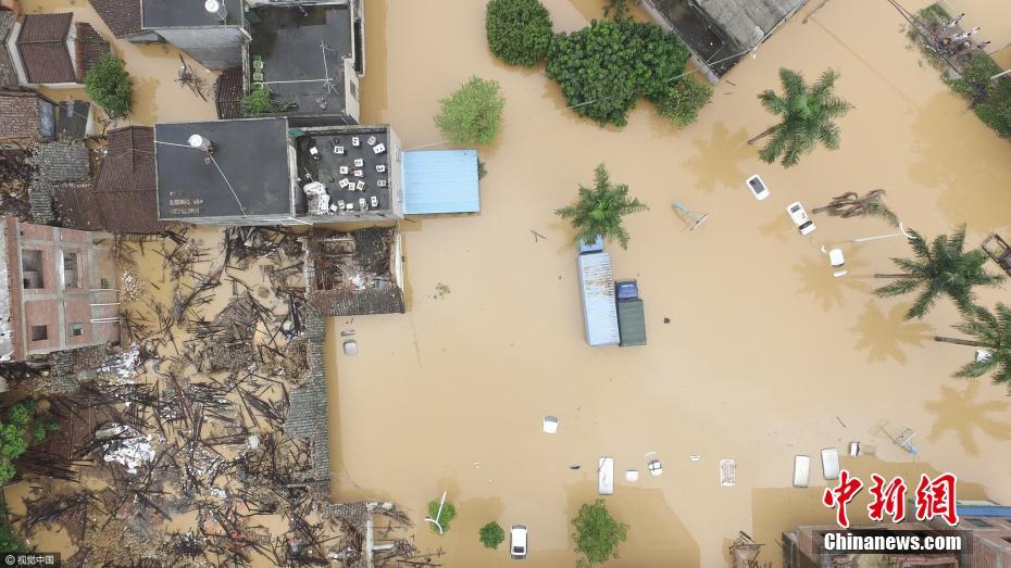 Tempestade atinge o norte de Guangzhou obrigando à relocação de 7 mil pessoas