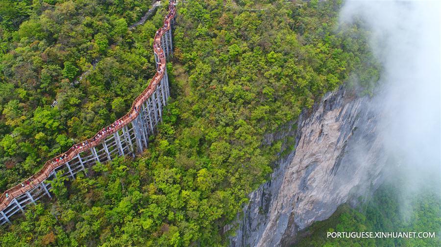 Ponto turístico de Tianmenshan em Zhangjiajie, no centro da China