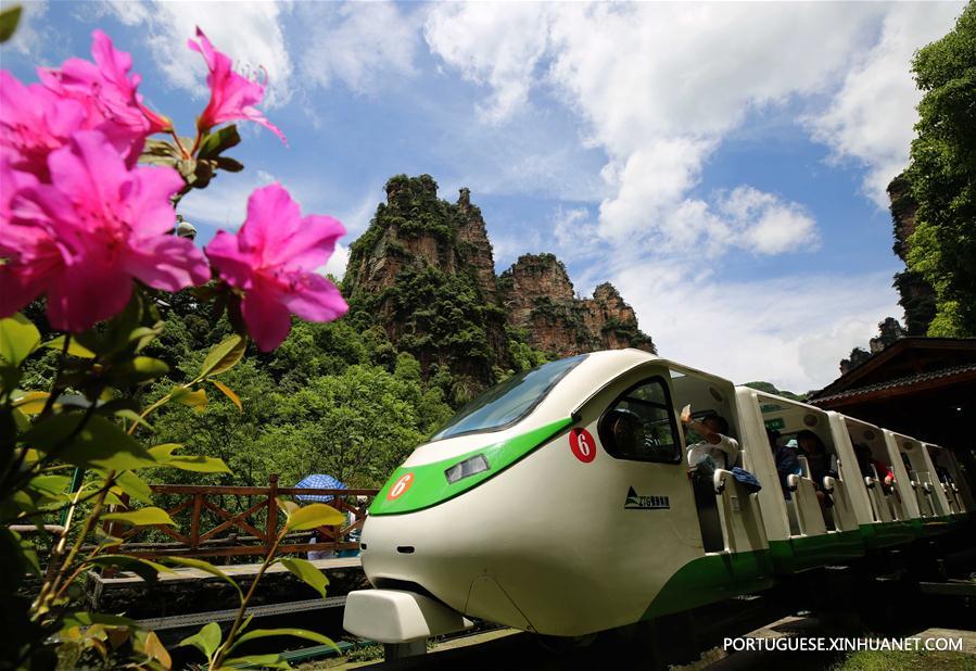 Ponto turístico de Tianmenshan em Zhangjiajie, no centro da China