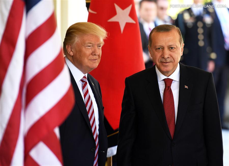 Destaque: Trump e Erdogan prometem reparar relacionamento entre EUA e Turquia em meio a diferenças existentes