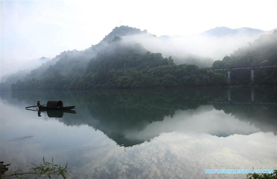 Em imagens: Lago Dongjiang em Hunan no centro da China
