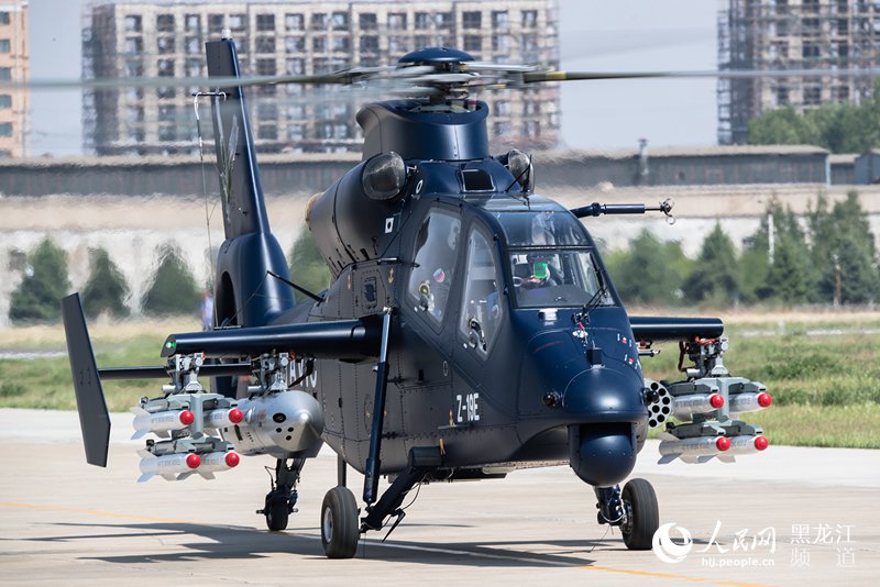 Helicóptero armado Z-19E faz voo inaugural na China
