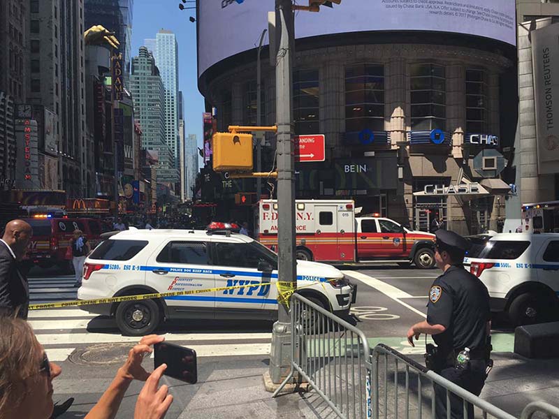 Atropelamento em Times Square em Nova Iorque deixa um morto e 22 feridos
