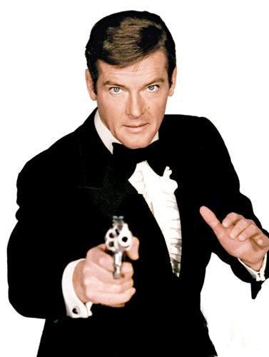 Roger Moore, ator de James Bond, morre aos 89 anos
