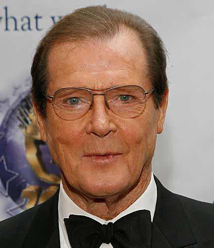 Roger Moore, ator de James Bond, morre aos 89 anos