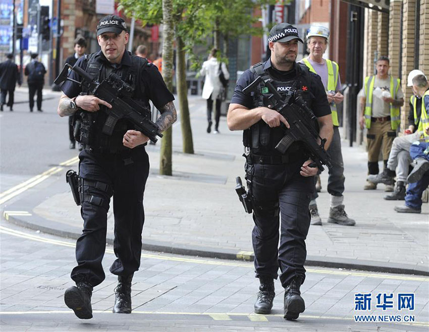 EI reivindica responsabilidade pelo ataque à bomba em Manchester