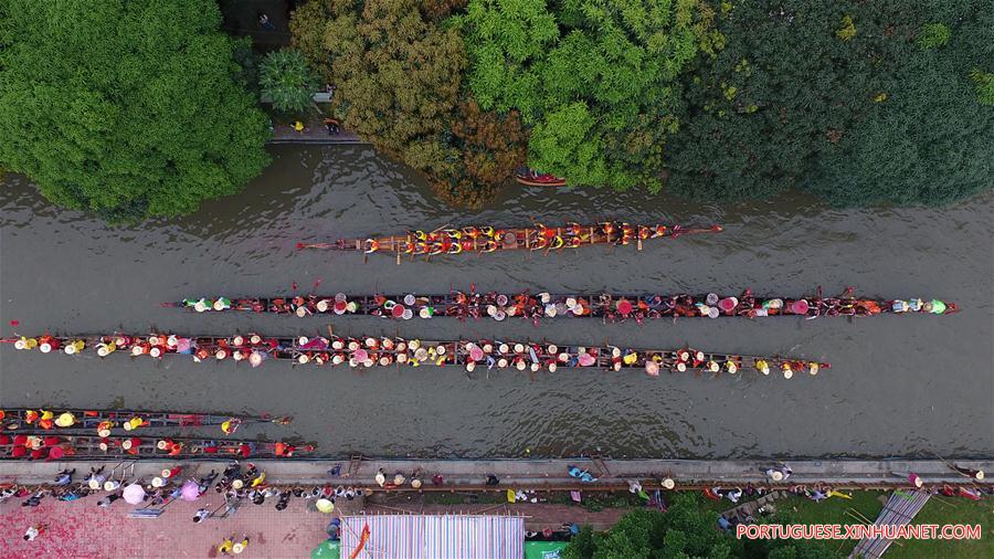 Corridas de barco saúdam chegada do Festival do Barco-Dragão em Guangzhou